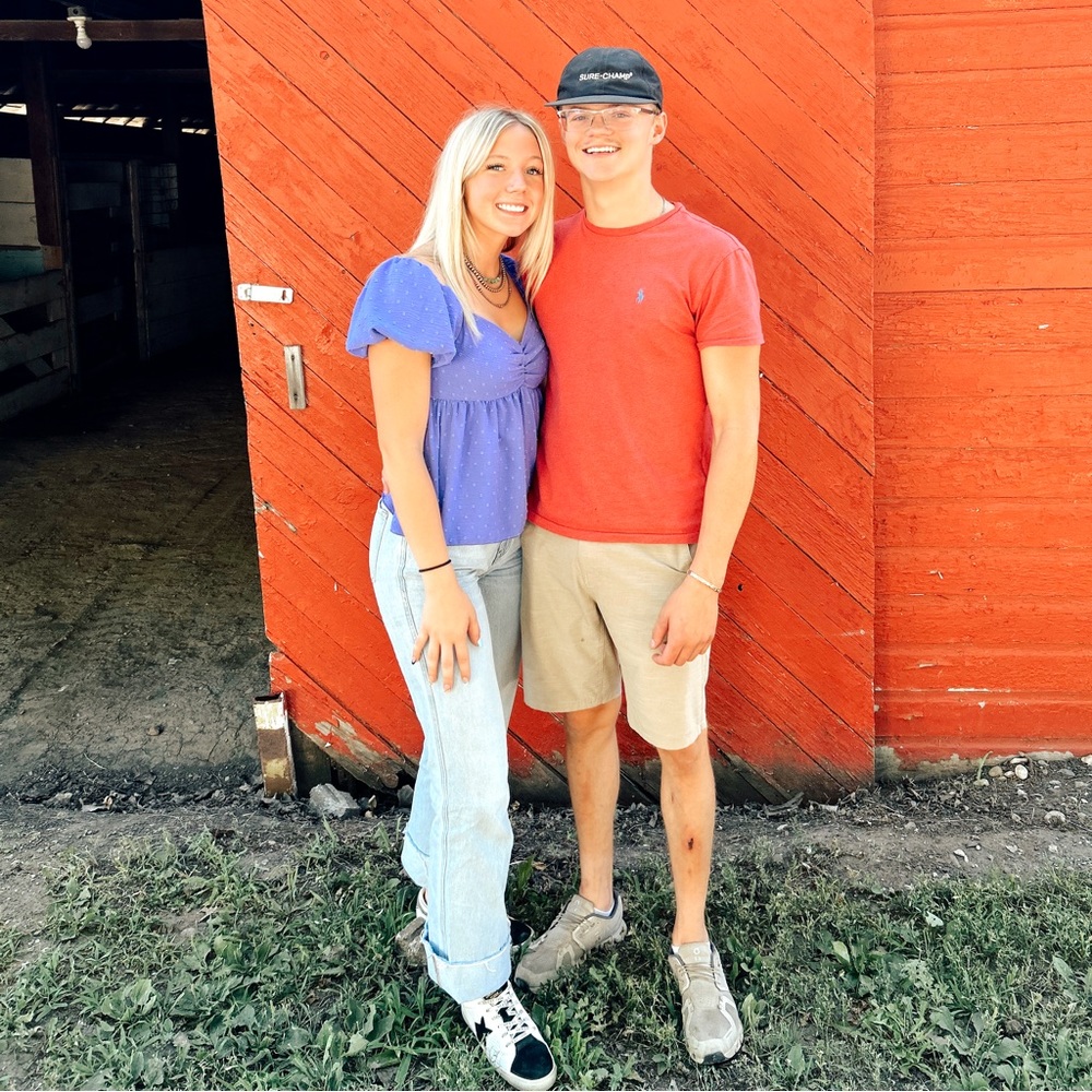 Meet your Posher, Ava